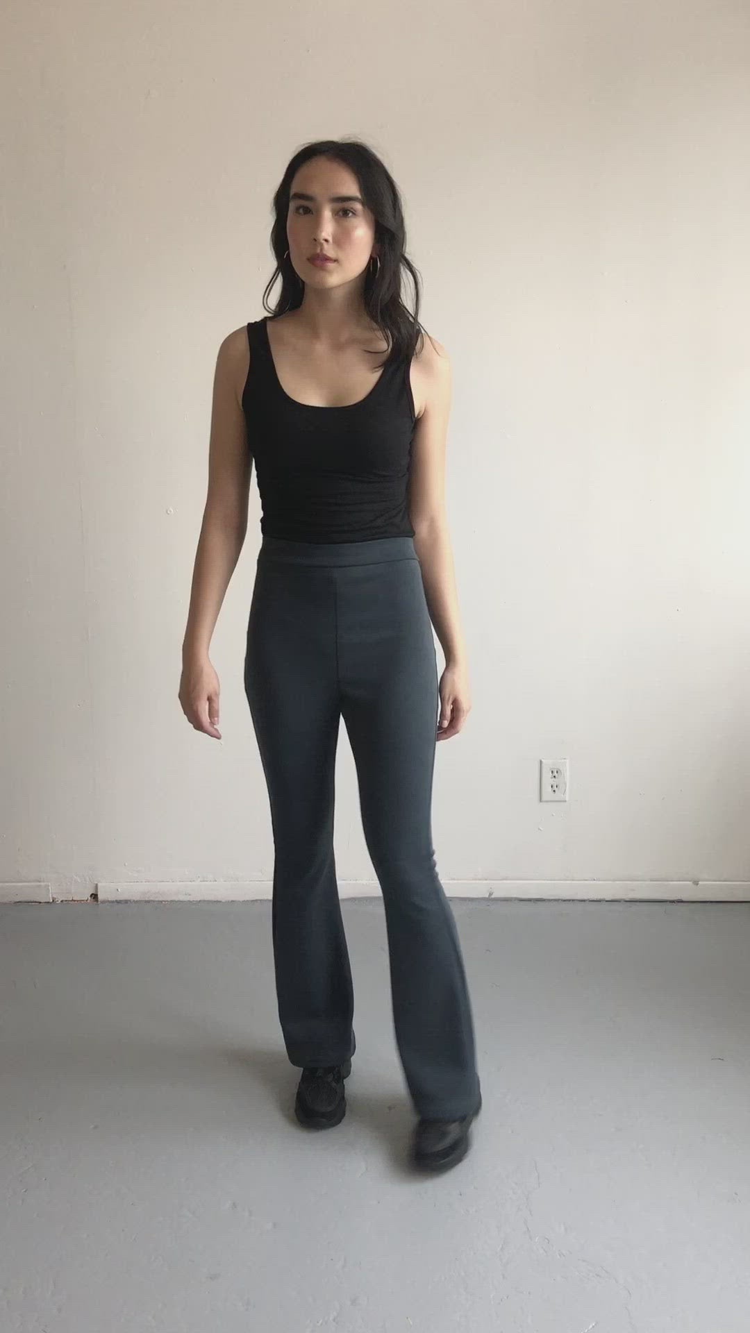 Video Of Woman In Cute Flare Pants
